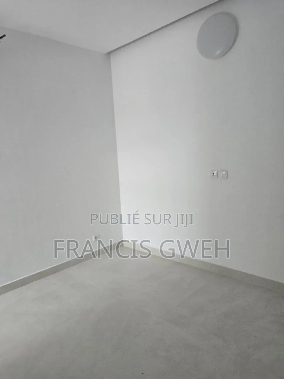 3chbre Duplex dans Francis Gweh, Cocody à Louer