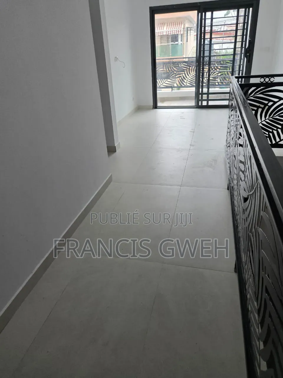3chbre Duplex dans Francis Gweh, Cocody à Louer