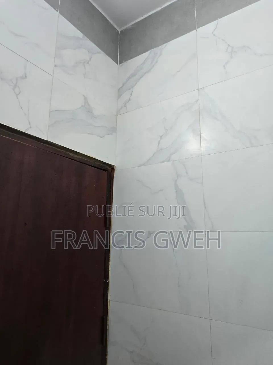 3chbre Duplex dans Francis Gweh, Cocody à Louer