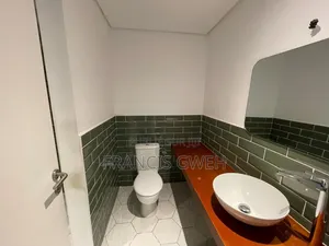 3chbre Villa dans Francis Gweh, Cocody à Louer