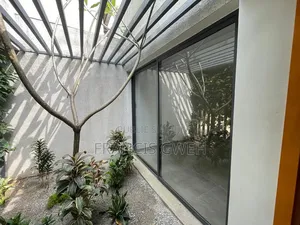 3chbre Villa dans Francis Gweh, Cocody à Louer
