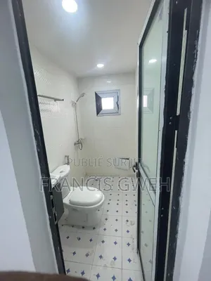 5chbre Duplex dans Francis Gweh, Cocody à Louer