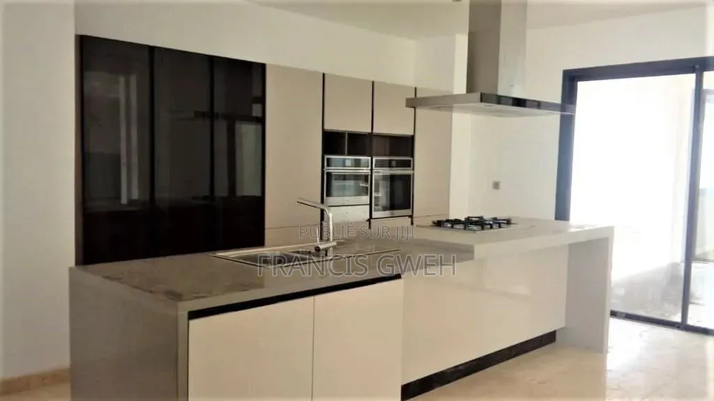 4chbre Duplex dans Francis Gweh, Cocody à Louer