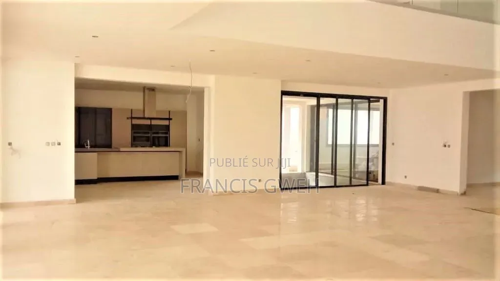 4chbre Duplex dans Francis Gweh, Cocody à Louer