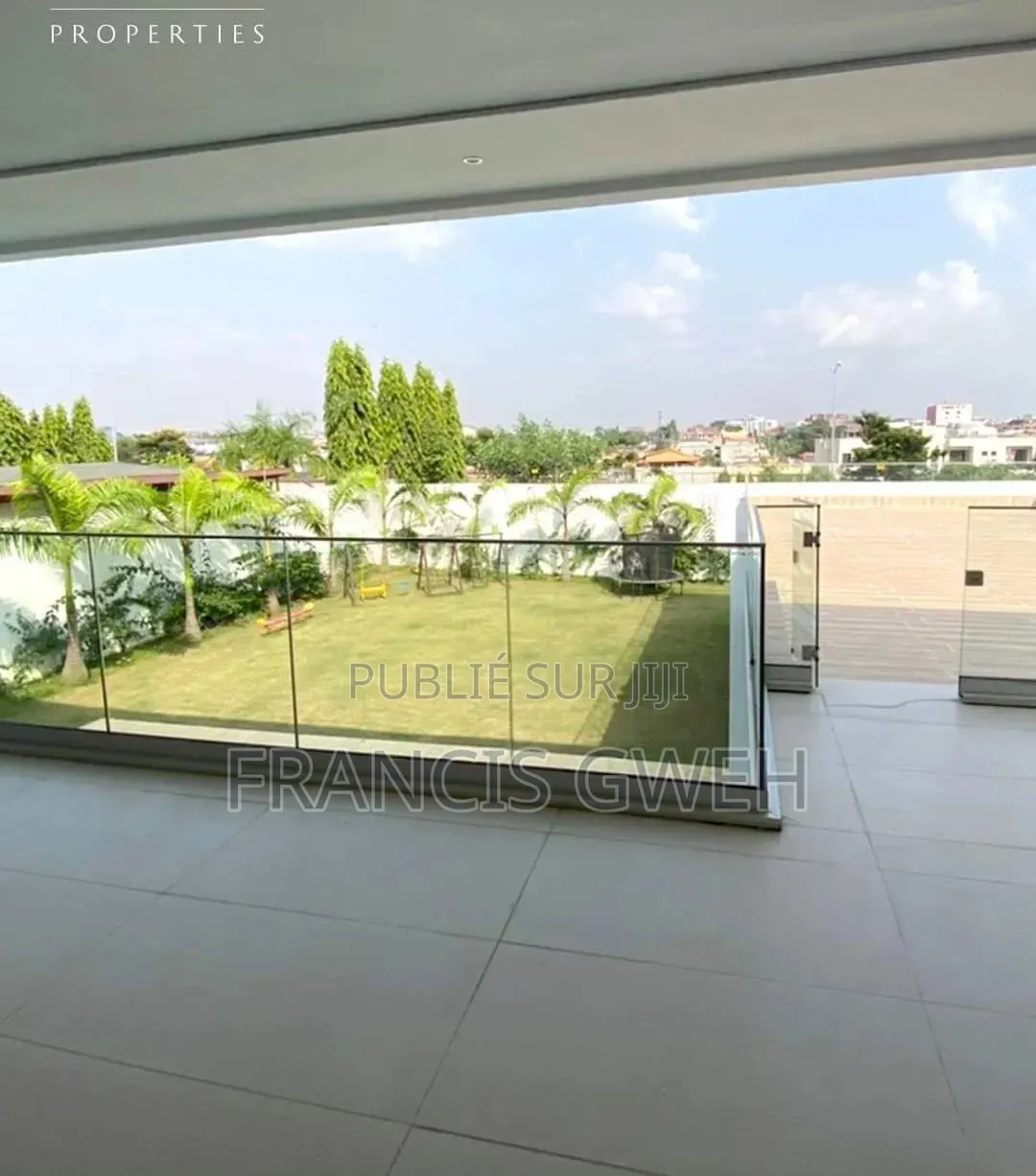 4chbre Duplex dans Francis Gweh, Cocody à Louer