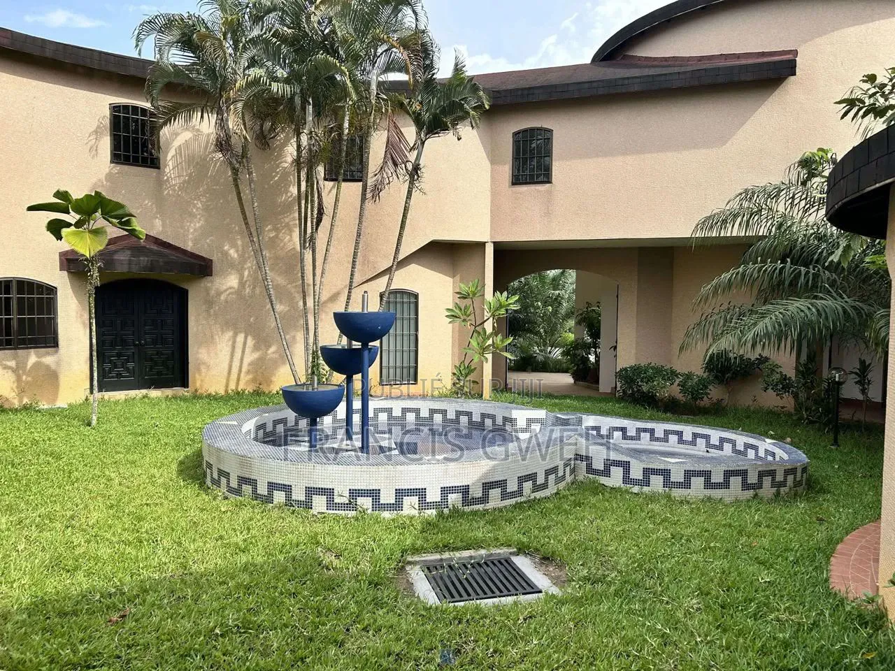 5chbre Duplex dans Francis Gweh, Cocody à Louer