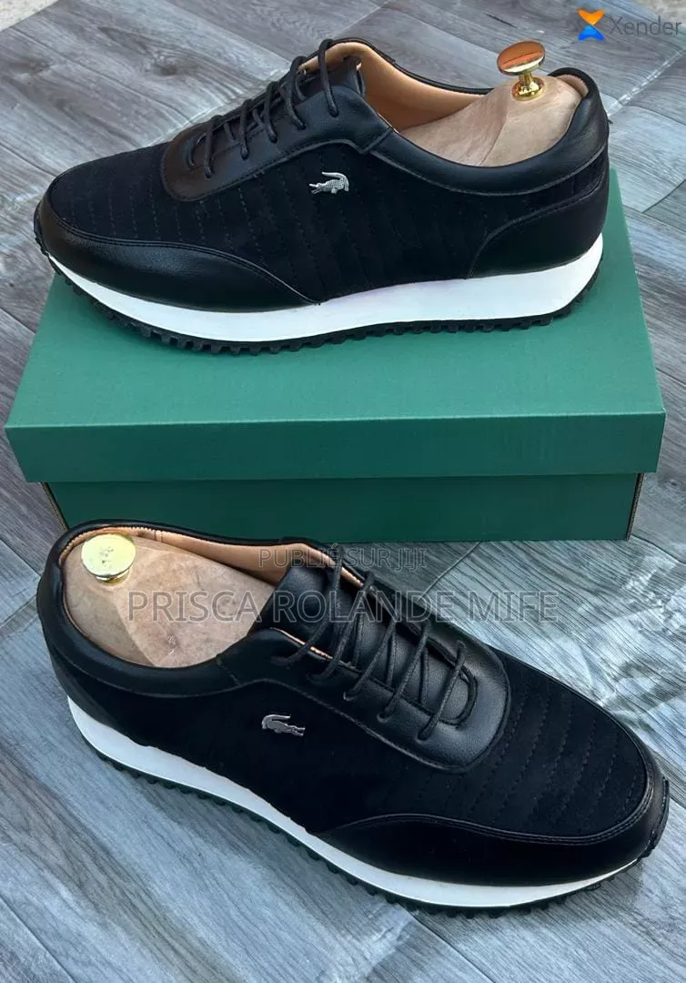 Vente Chaussures, Vetements Et Divers