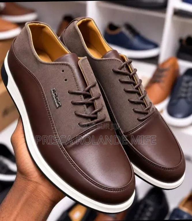 Vente Chaussures, Vetements Et Divers