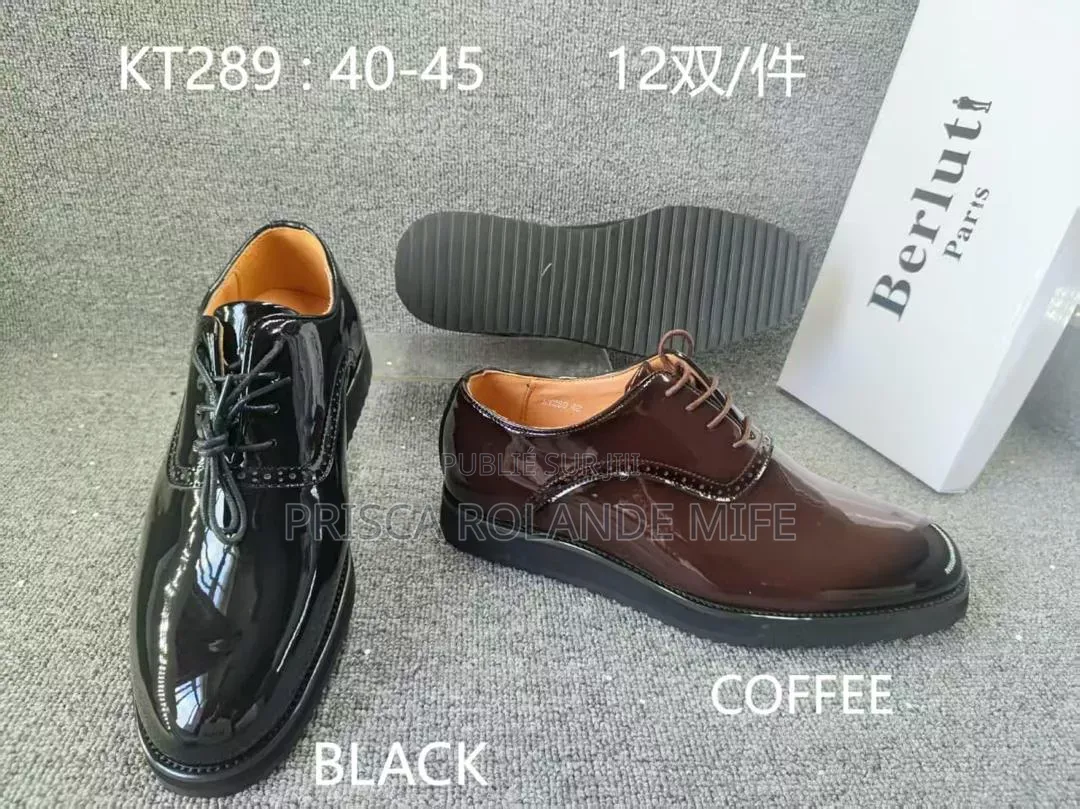Vente Chaussures, Vetements Et Divers