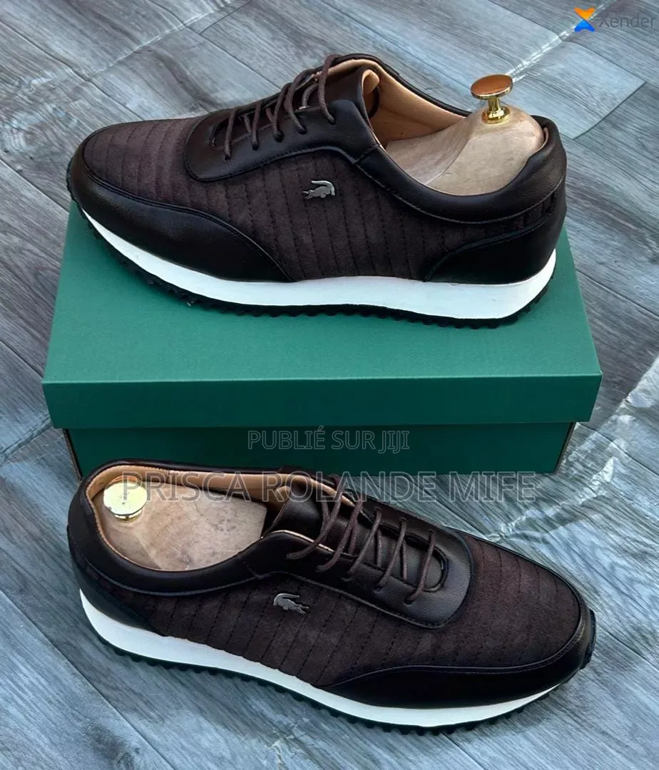 Vente Chaussures, Vetements Et Divers