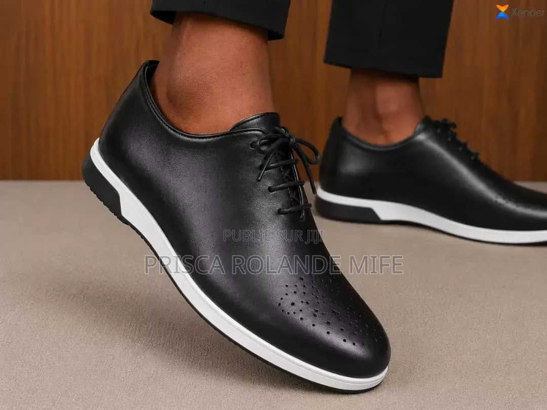 Vente Chaussures, Vetements Et Divers