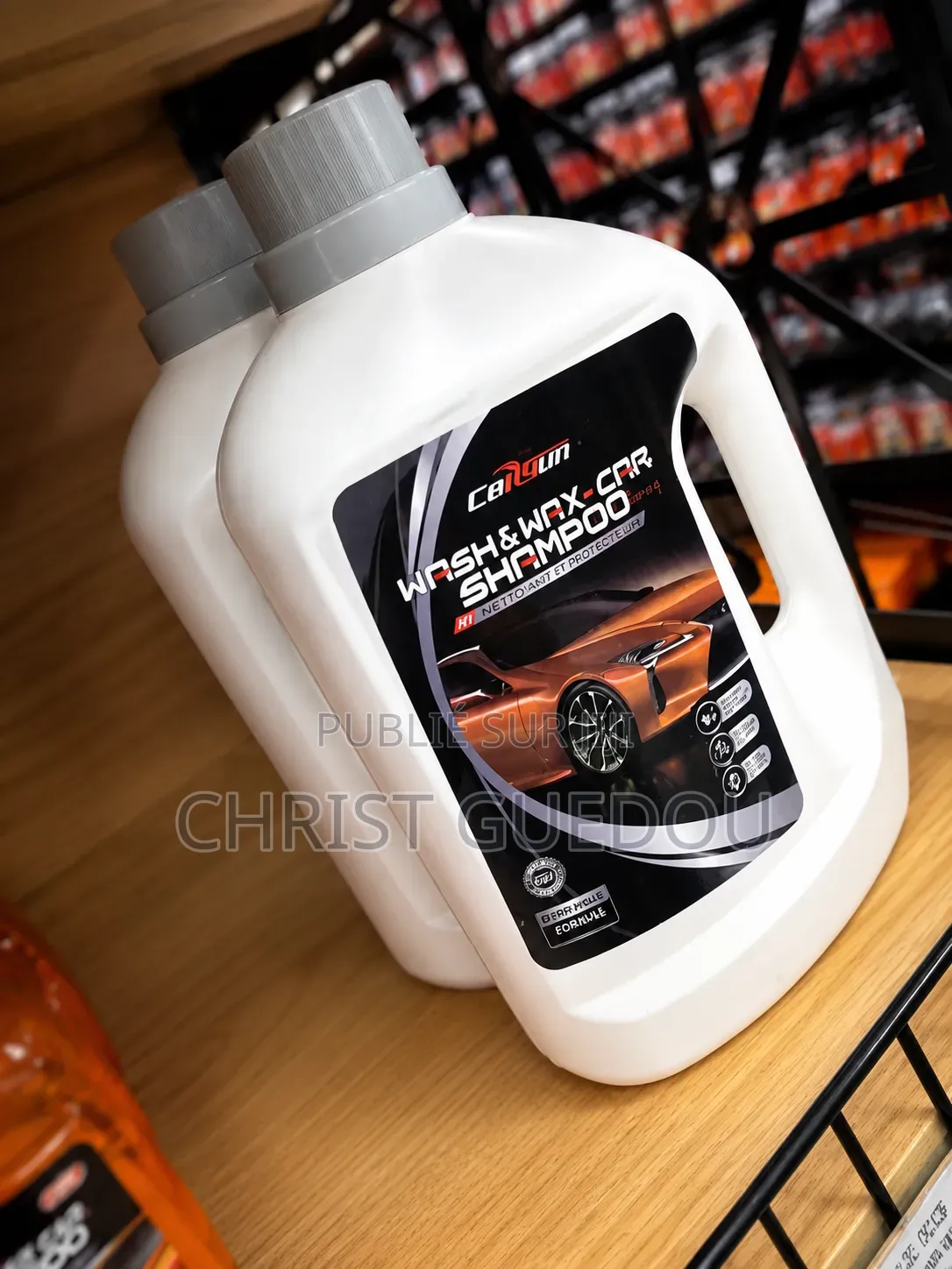 Shampooing De Véhicules