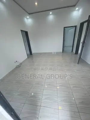 5chbre Villa dans Boga Hugues, Cocody à Louer