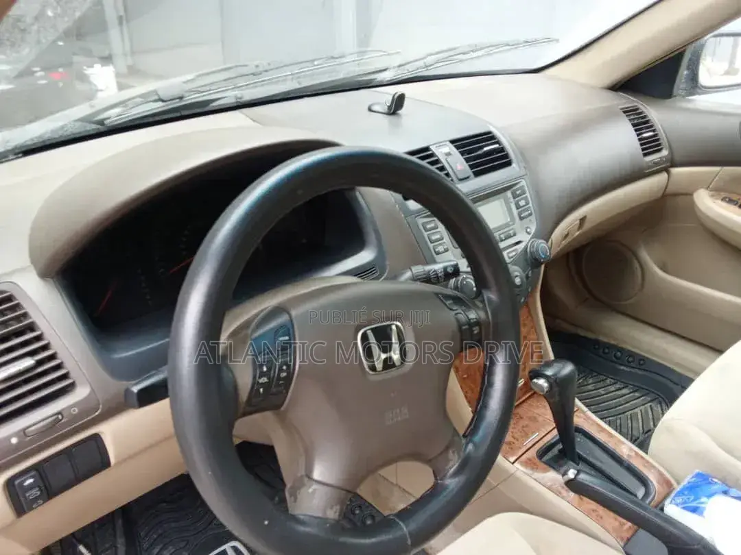 Honda Accord 2005 Noir
