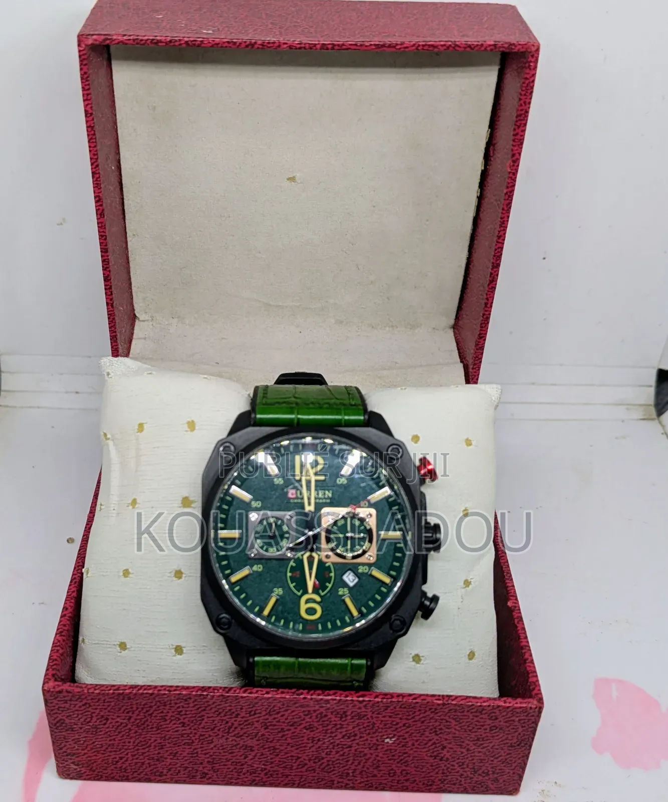 Montre CURREN