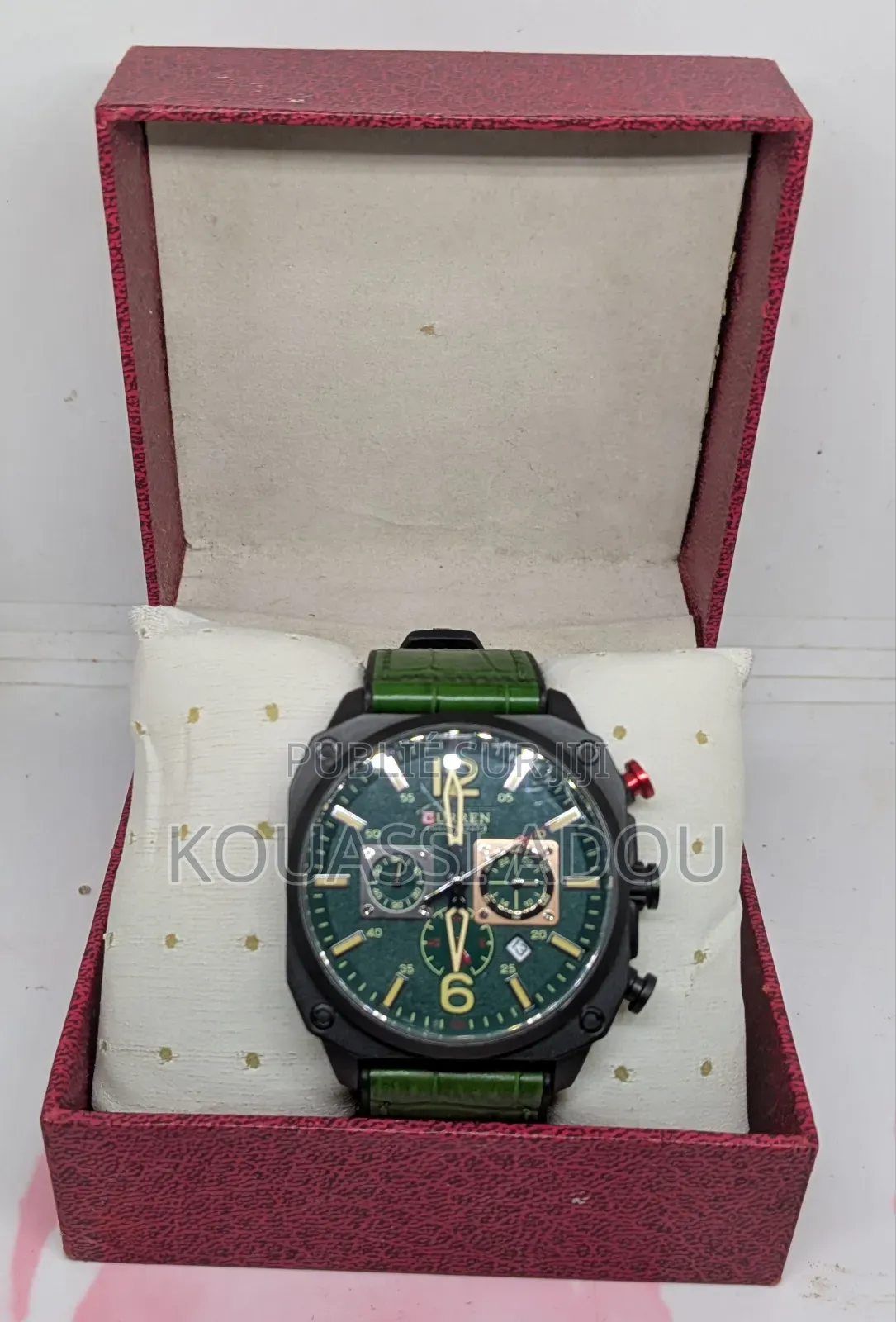 Montre CURREN