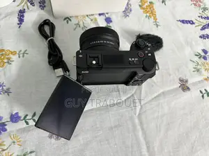 SONY ZV-E10 II + 16-50/3,5-5,6 II (Occasion État Comme Neuf )