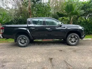 Mitsubishi L200 2022 Noir