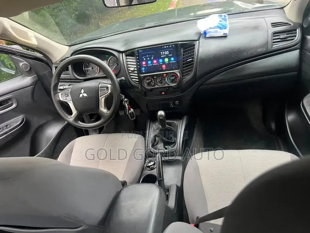 Mitsubishi L200 2022 Noir