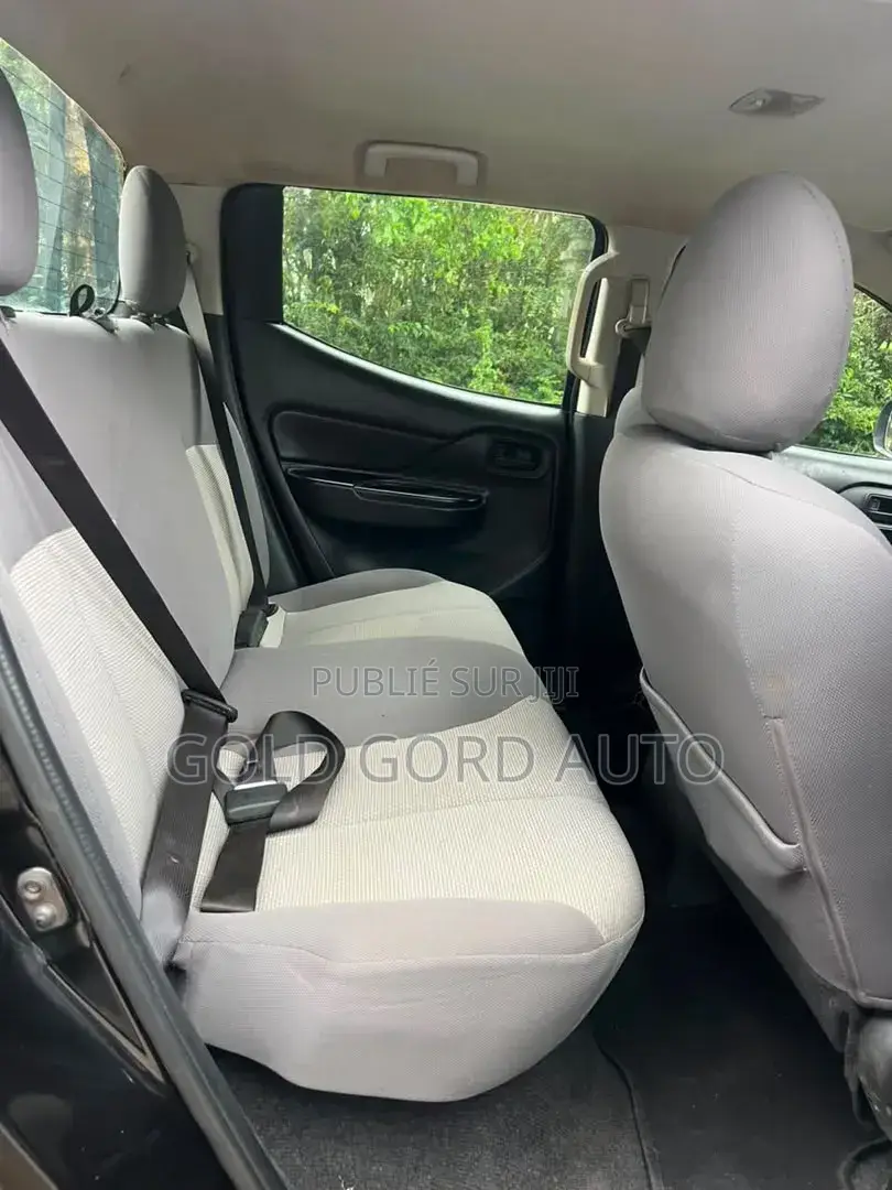 Mitsubishi L200 2022 Noir