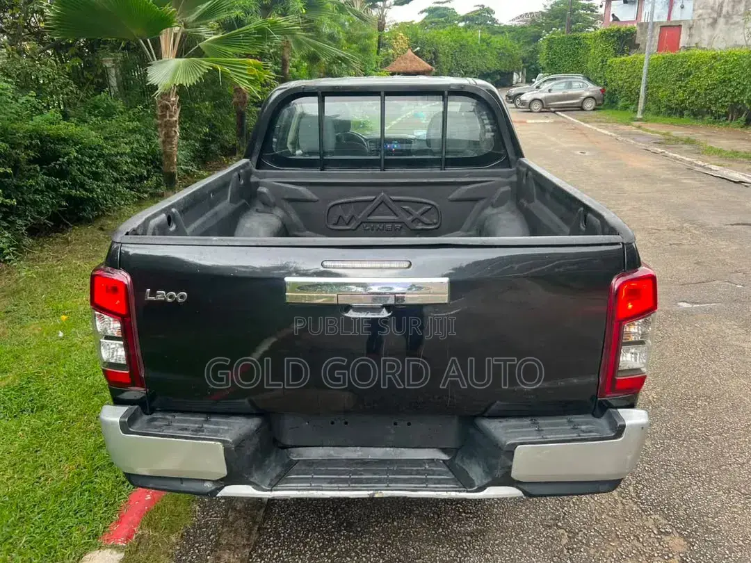 Mitsubishi L200 2022 Noir