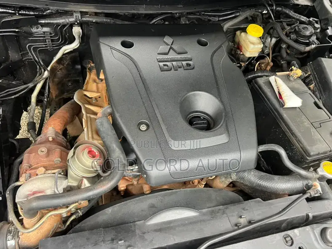Mitsubishi L200 2022 Noir