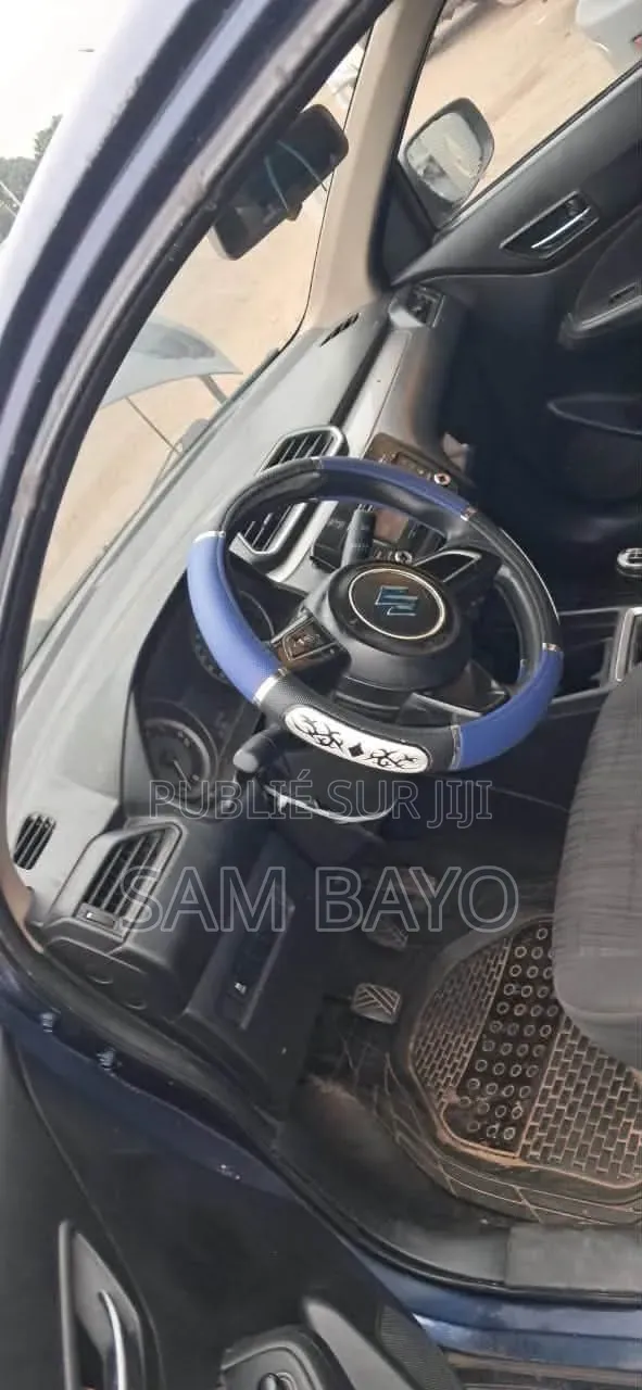 Suzuki Dzire 2022 Bleu