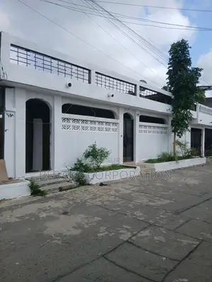 5chbre Villa dans Beraka Corporation, Cocody à Vendre