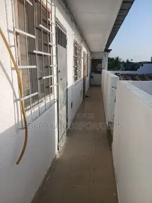 5chbre Villa dans Beraka Corporation, Cocody à Vendre