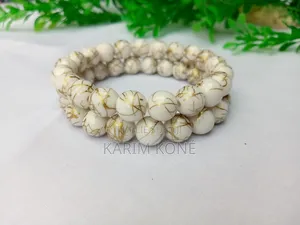 Bracelet Stylé en Perles Disponible