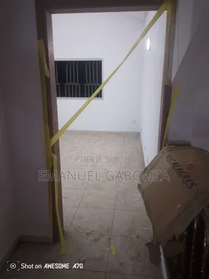 12chbre Villa dans Gabonza, Cocody à Vendre