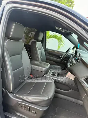 Chevrolet Suburban High Country 4WD 2024 Noir