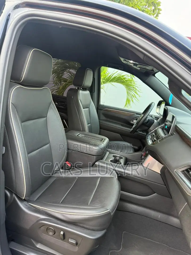 Chevrolet Suburban High Country 4WD 2024 Noir