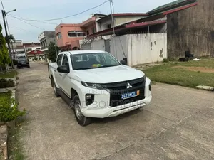 Mitsubishi L200 2021 Blanc