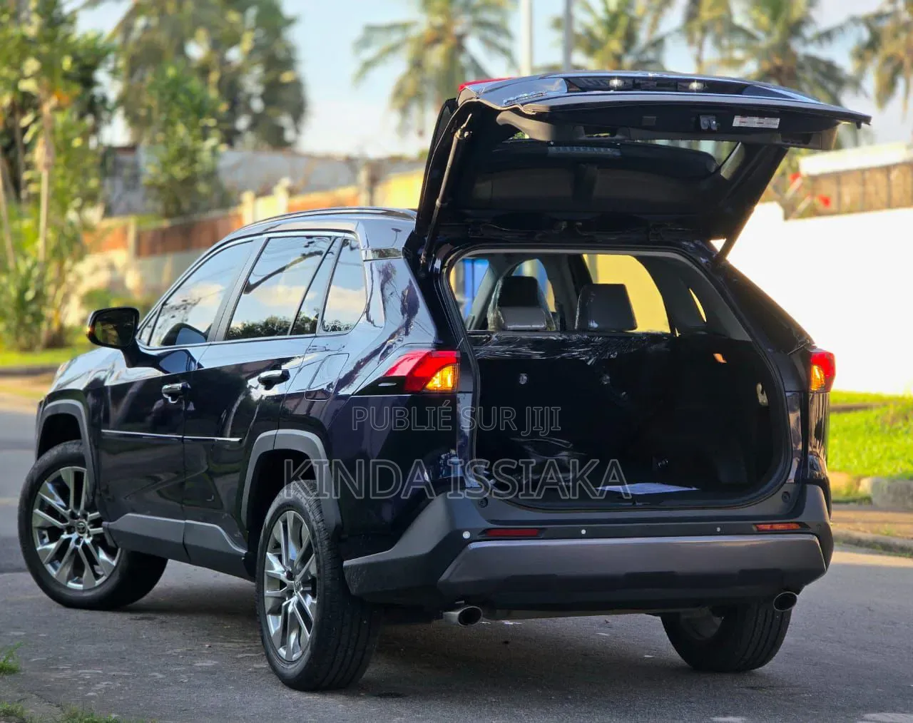 Toyota RAV4 2021 Bleu