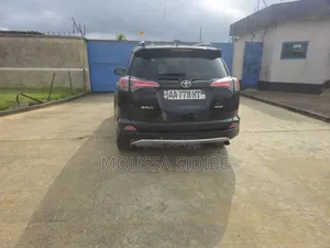 Toyota RAV4 2018 Noir