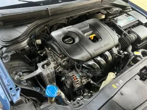 Hyundai Elantra 2018 Bleu
