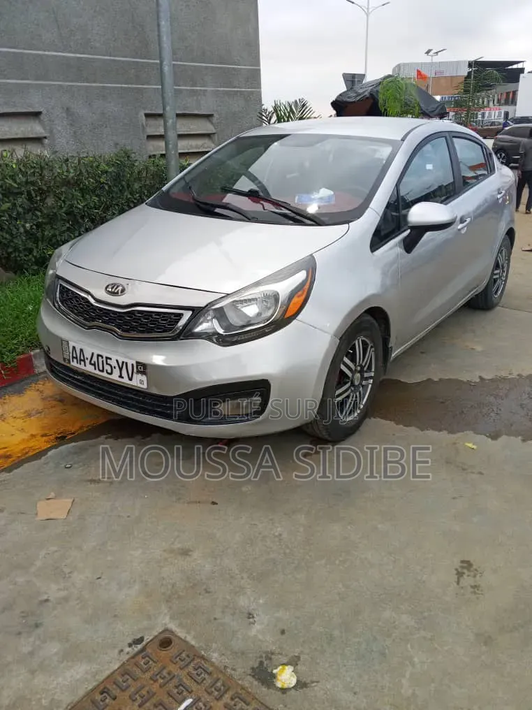 Kia Rio 2015 Gris