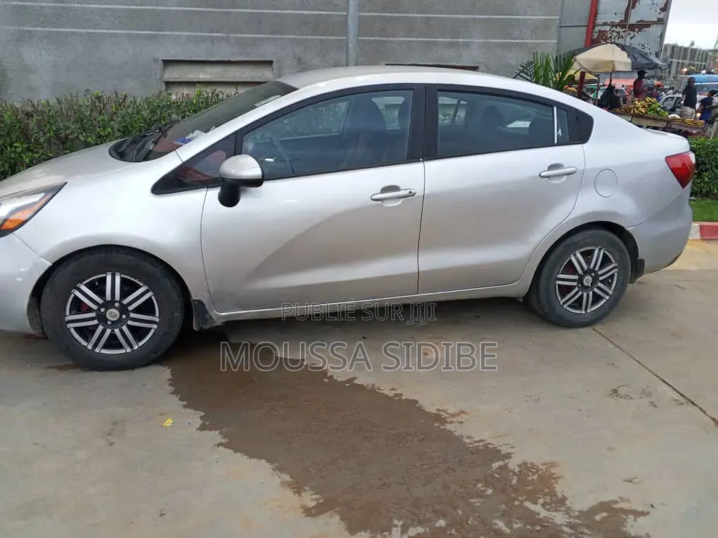 Kia Rio 2015 Gris