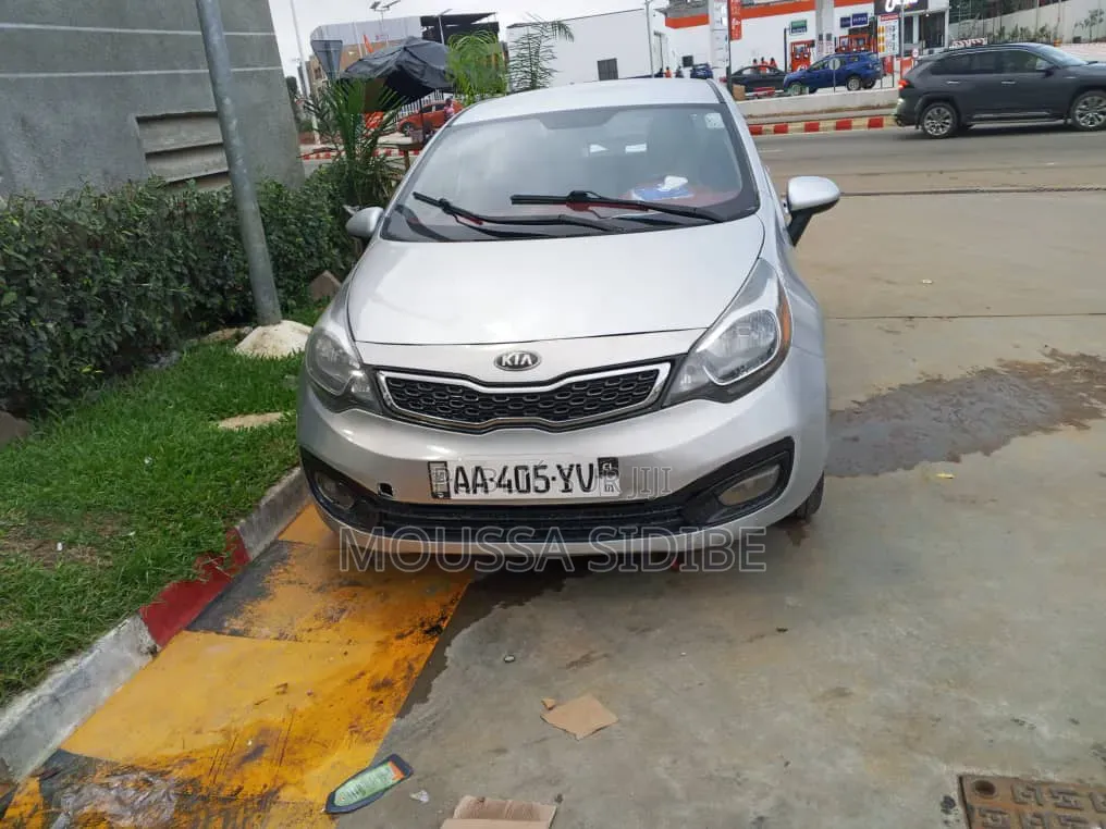 Kia Rio 2015 Gris