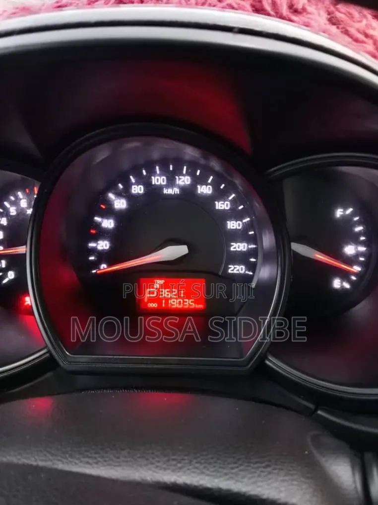Kia Rio 2015 Gris