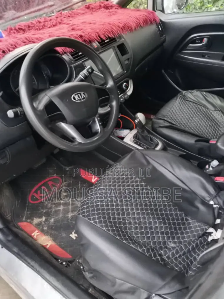 Kia Rio 2015 Gris