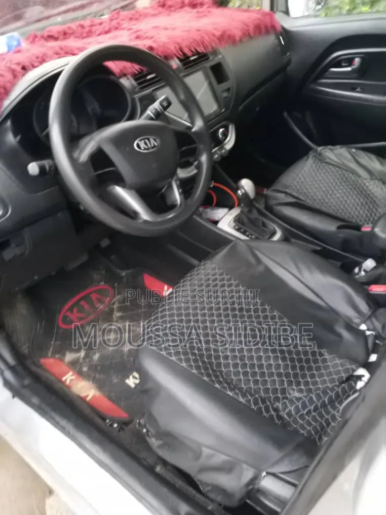 Kia Rio 2015 Gris