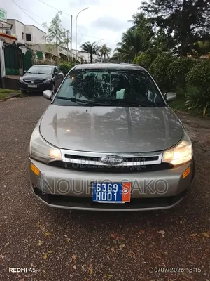 Ford Focus 2011 Beige