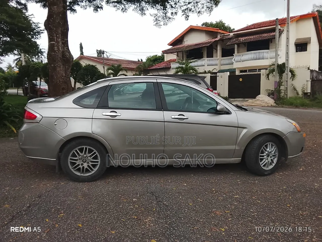 Ford Focus 2011 Beige