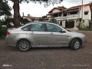 Ford Focus 2011 Beige