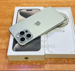 Nouveau Apple iPhone 15 Pro Max 256 GB Blanc