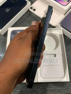 Nouveau Apple iPhone 13 256 GB Noir