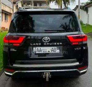 Toyota Land Cruiser Prado 2024 Noir