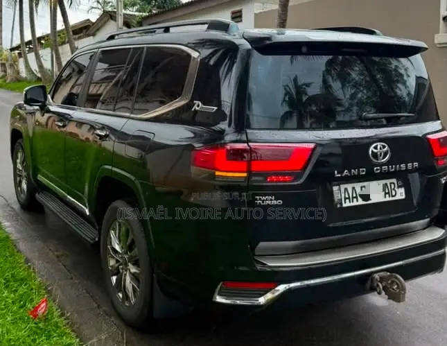 Toyota Land Cruiser Prado 2024 Noir